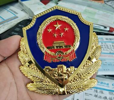 貼金警徽
